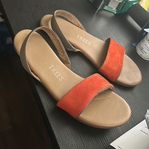 TKEES Sandals Size 8